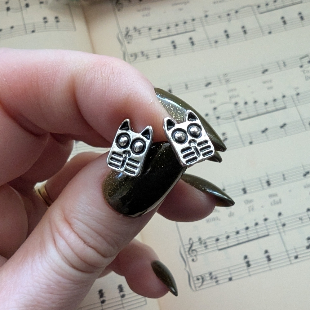 Cat Face Silver Stud Earrings